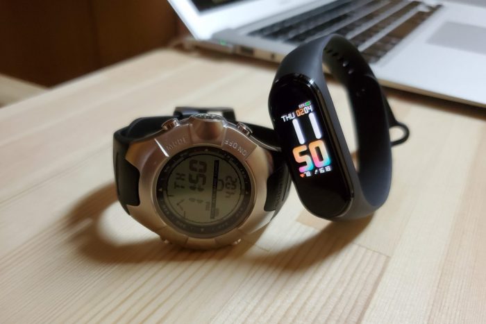 Xiaomi Mi band 4 表示比較